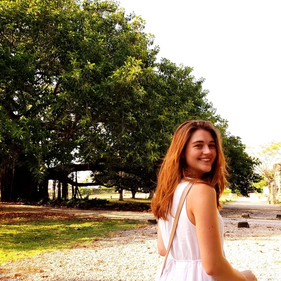 Meet your Posher, Ana francisca - Picture 1 of 1